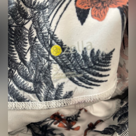 NWOT Zella Yoga Legging Floral Design Cropped - Picture 4 of 6